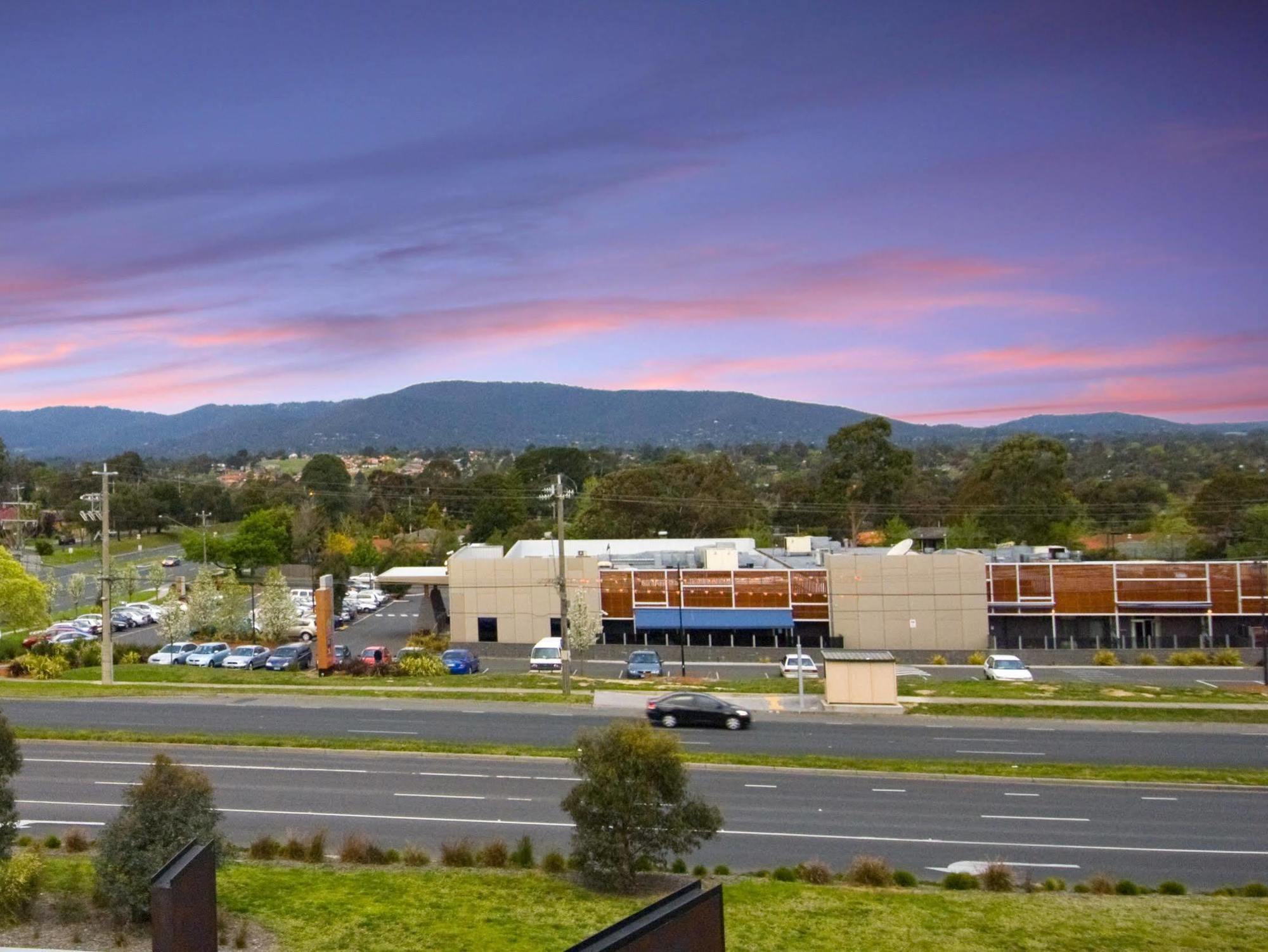 Golden Pebble Hotel Wantirna Eksteriør billede